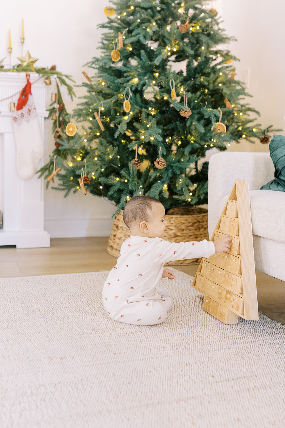 SLEEPY DOE'S BABY SLEEPSUIT - MUSHROOM