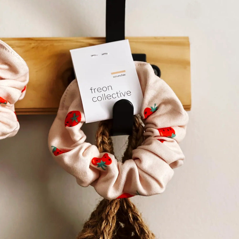 
                  
                    ORGANIC COTTON HAIR SCRUNCHIES
                  
                